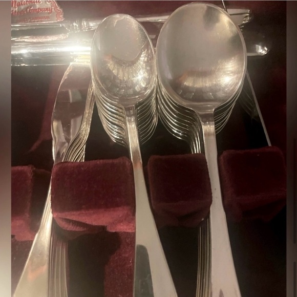 Luxurious Tiffany Co sterling flatware - Picture 6 of 16